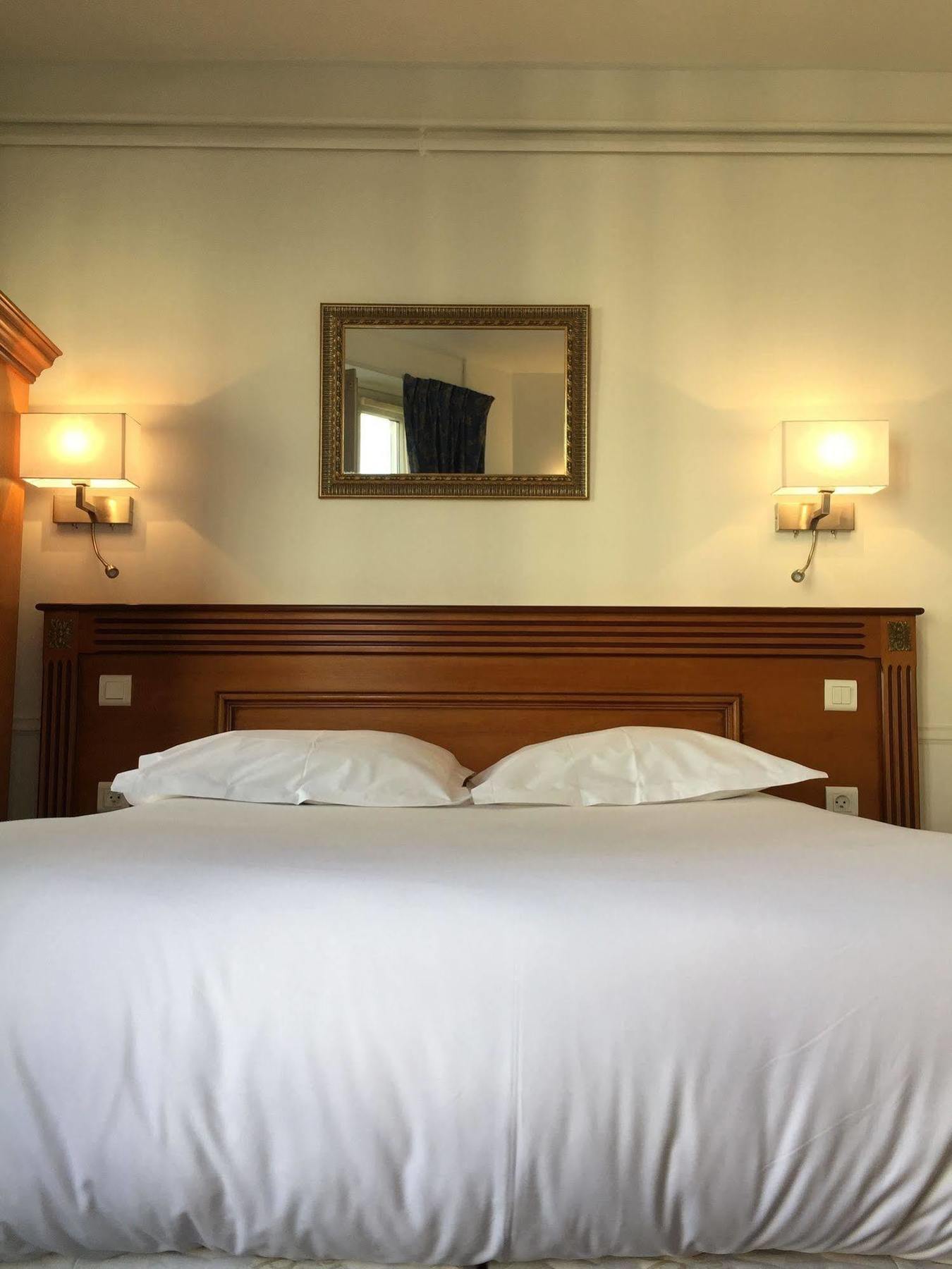 Hotel Avama Prony Parijs Buitenkant foto